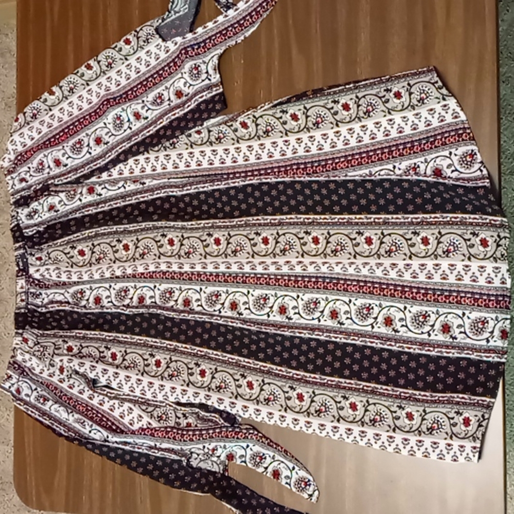 Rue21 Off the Shoulder Patterned Top with Tie Slits on the Arms Size S